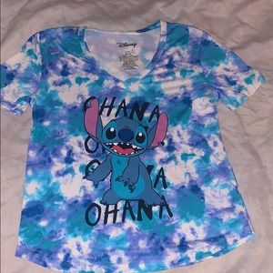 Adorable blue and white lilo and stitch shirt